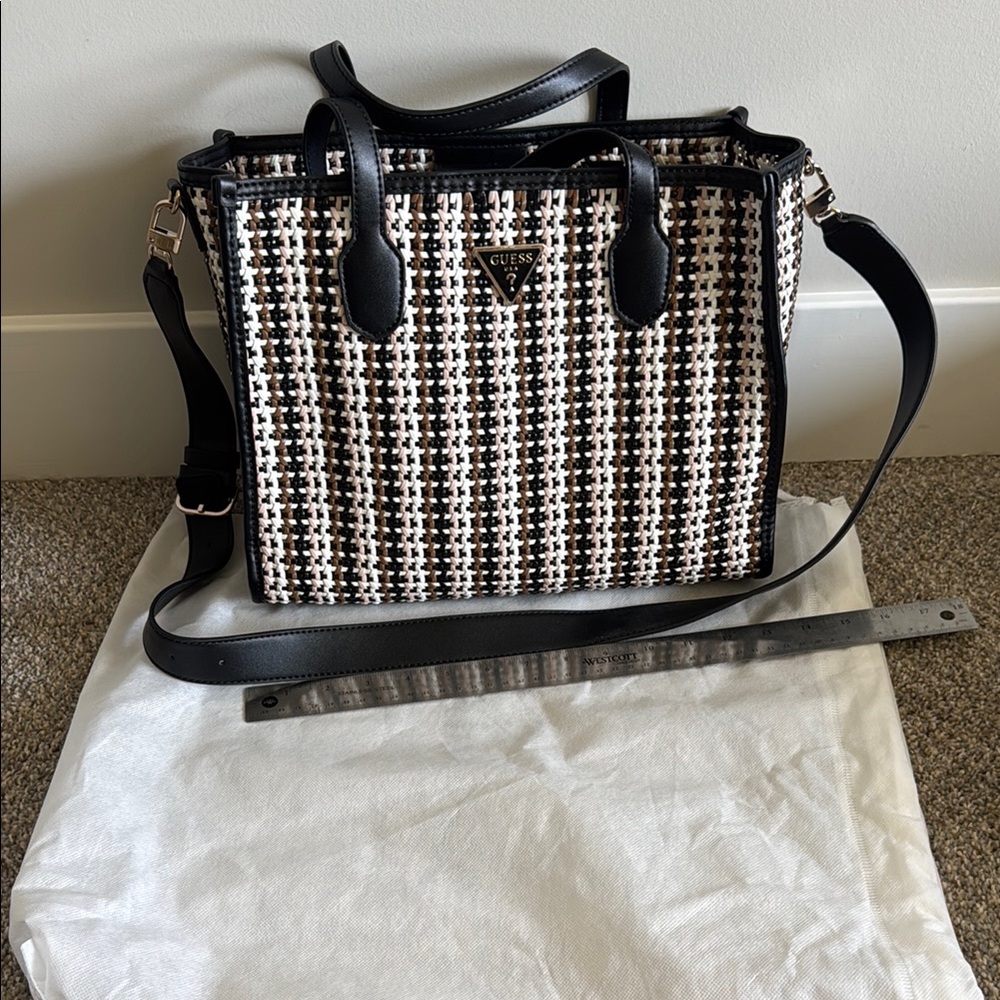 Guess Black and White Satchel with Bold Geometric Design - Picture 3 of 5